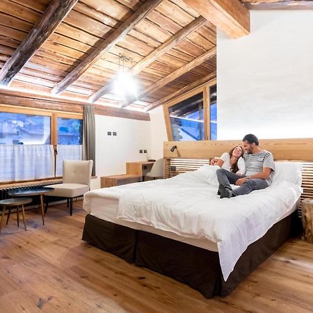 Curt di Clement Eco Mobility Hotel Tirano Bagian luar foto