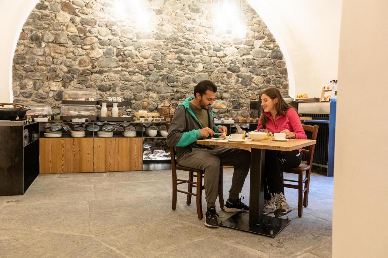 Curt di Clement Eco Mobility Hotel Tirano Bagian luar foto