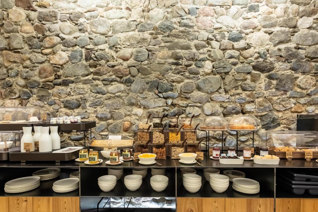 Curt di Clement Eco Mobility Hotel Tirano Bagian luar foto