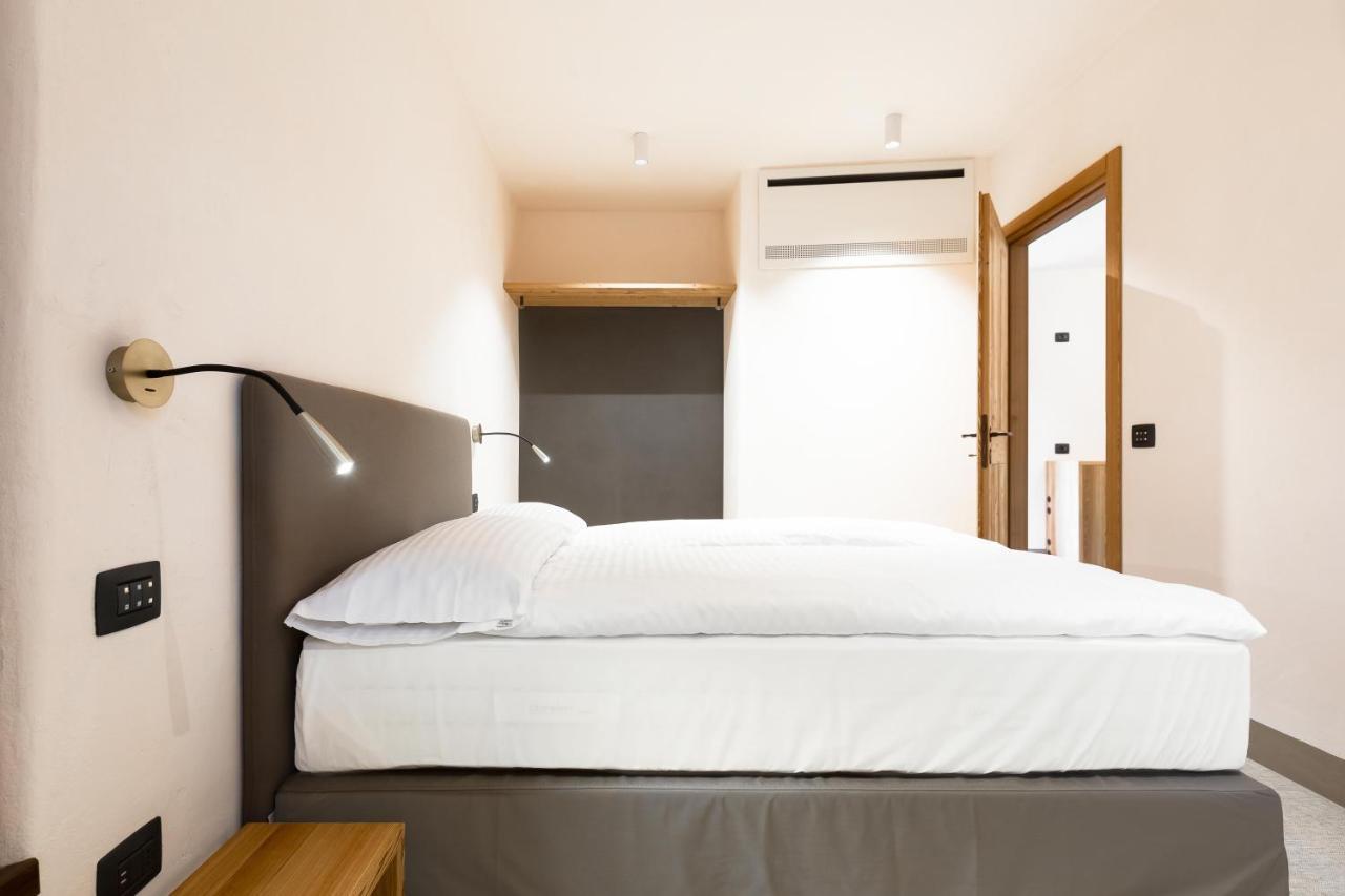 Curt di Clement Eco Mobility Hotel Tirano Bagian luar foto