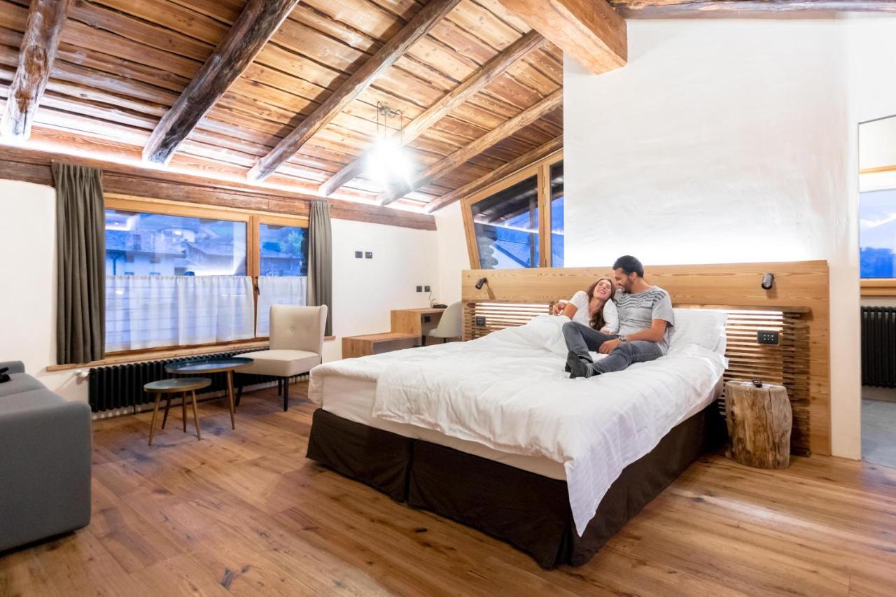 Curt di Clement Eco Mobility Hotel Tirano Bagian luar foto