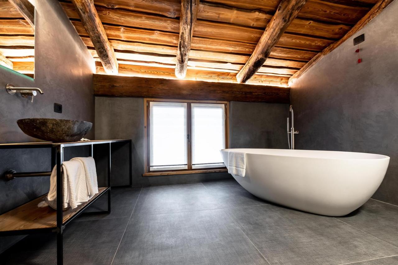 Curt di Clement Eco Mobility Hotel Tirano Bagian luar foto