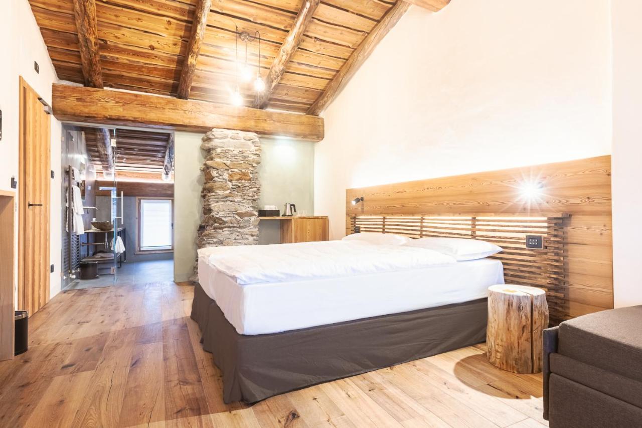 Curt di Clement Eco Mobility Hotel Tirano Bagian luar foto