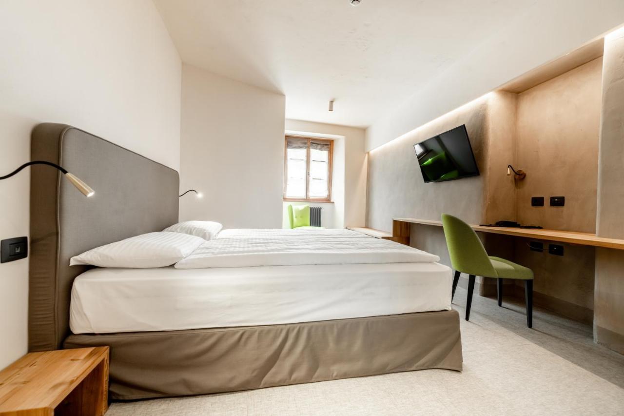 Curt di Clement Eco Mobility Hotel Tirano Bagian luar foto