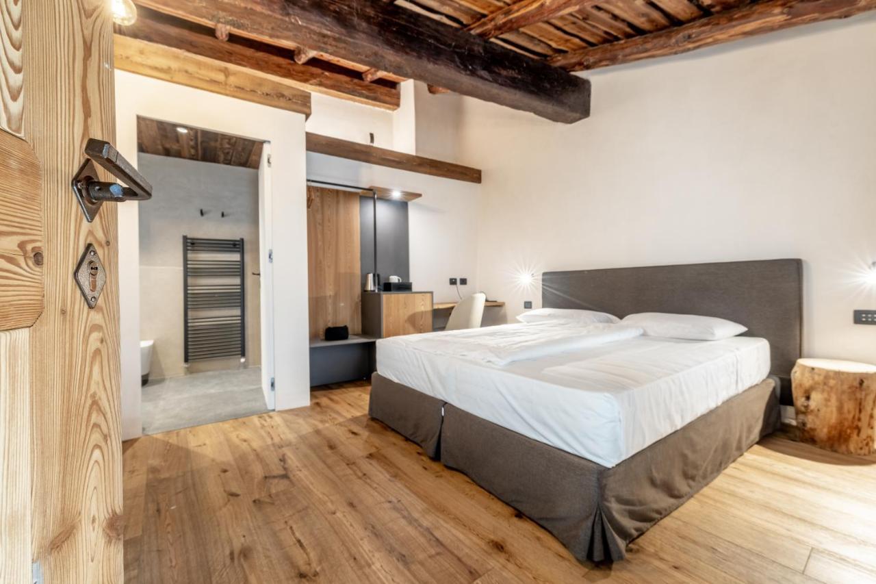 Curt di Clement Eco Mobility Hotel Tirano Bagian luar foto