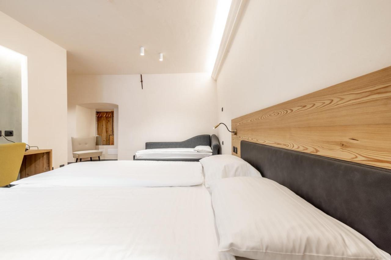 Curt di Clement Eco Mobility Hotel Tirano Bagian luar foto