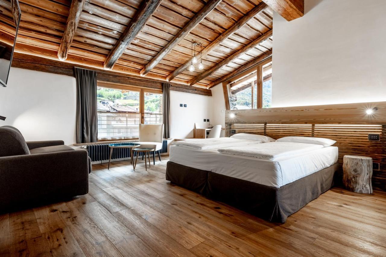 Curt di Clement Eco Mobility Hotel Tirano Bagian luar foto