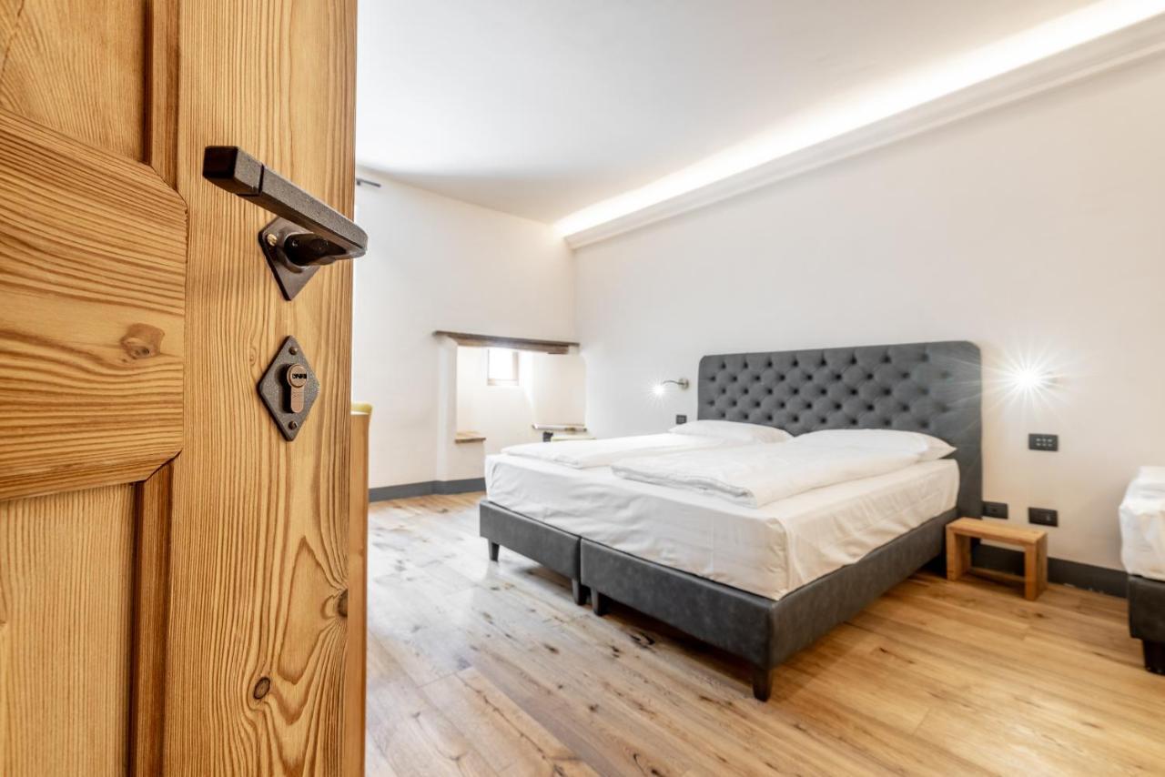 Curt di Clement Eco Mobility Hotel Tirano Bagian luar foto