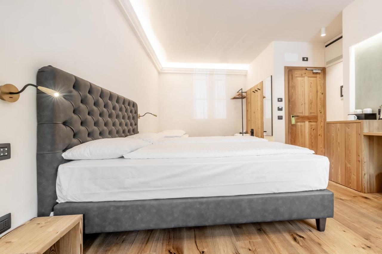 Curt di Clement Eco Mobility Hotel Tirano Bagian luar foto